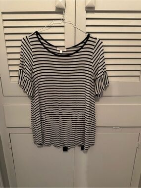 Striped Ruffle Sleeve Tee - Black & White